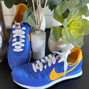 Gently used Nike Waffle Trainer 2